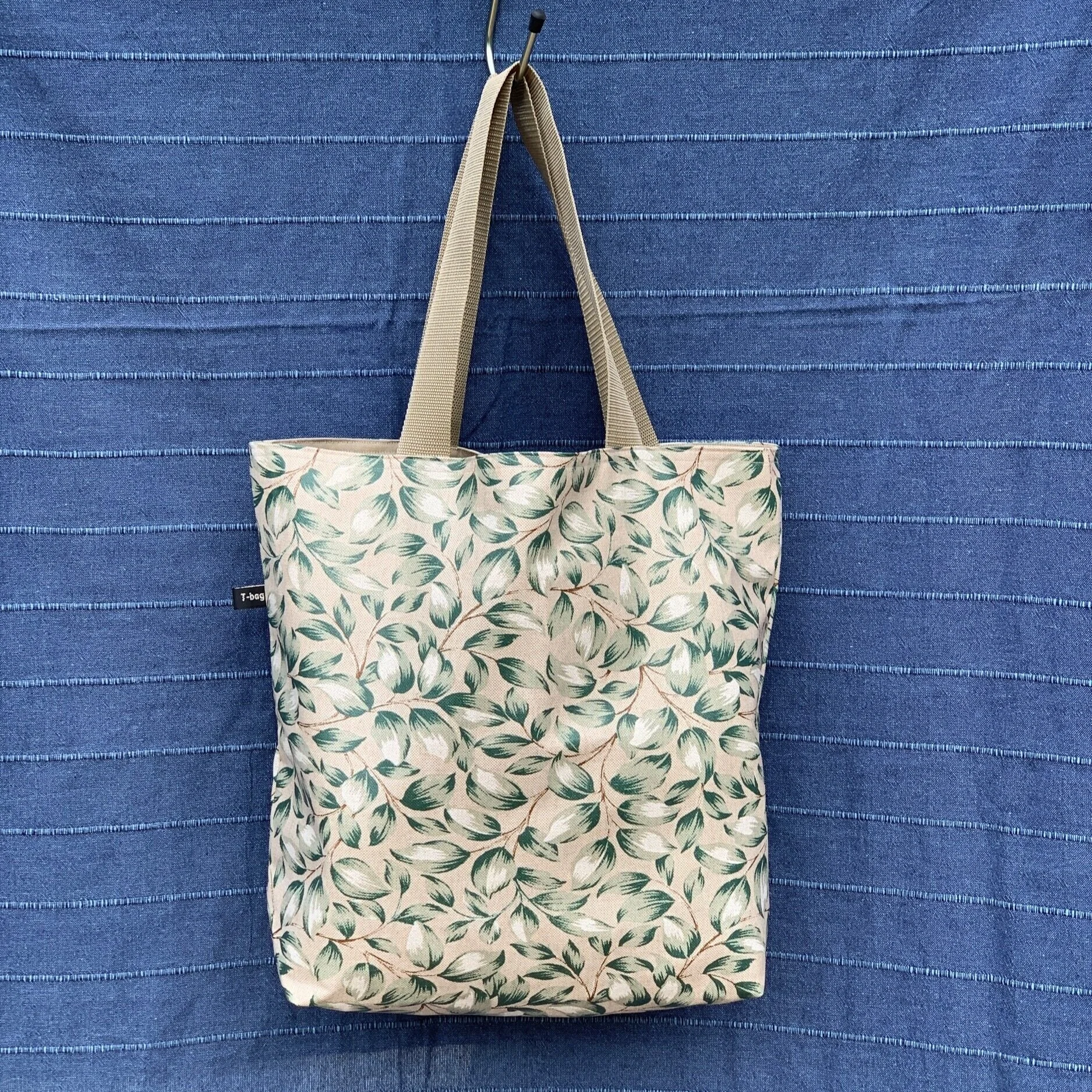 FDCB4F42-E683-4D00-8AB8-40EDFC0EB916