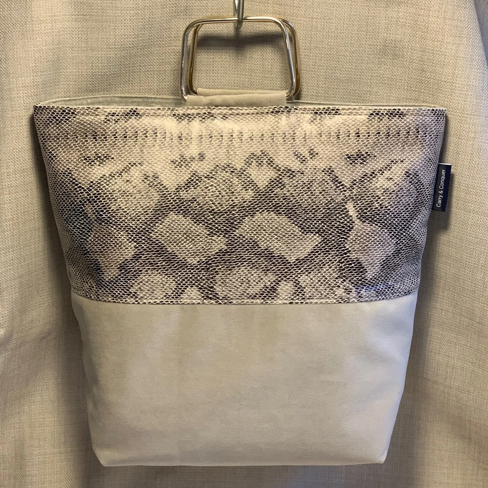 BBB97933-4337-4F58-B3E4-5CE5E65A2A54