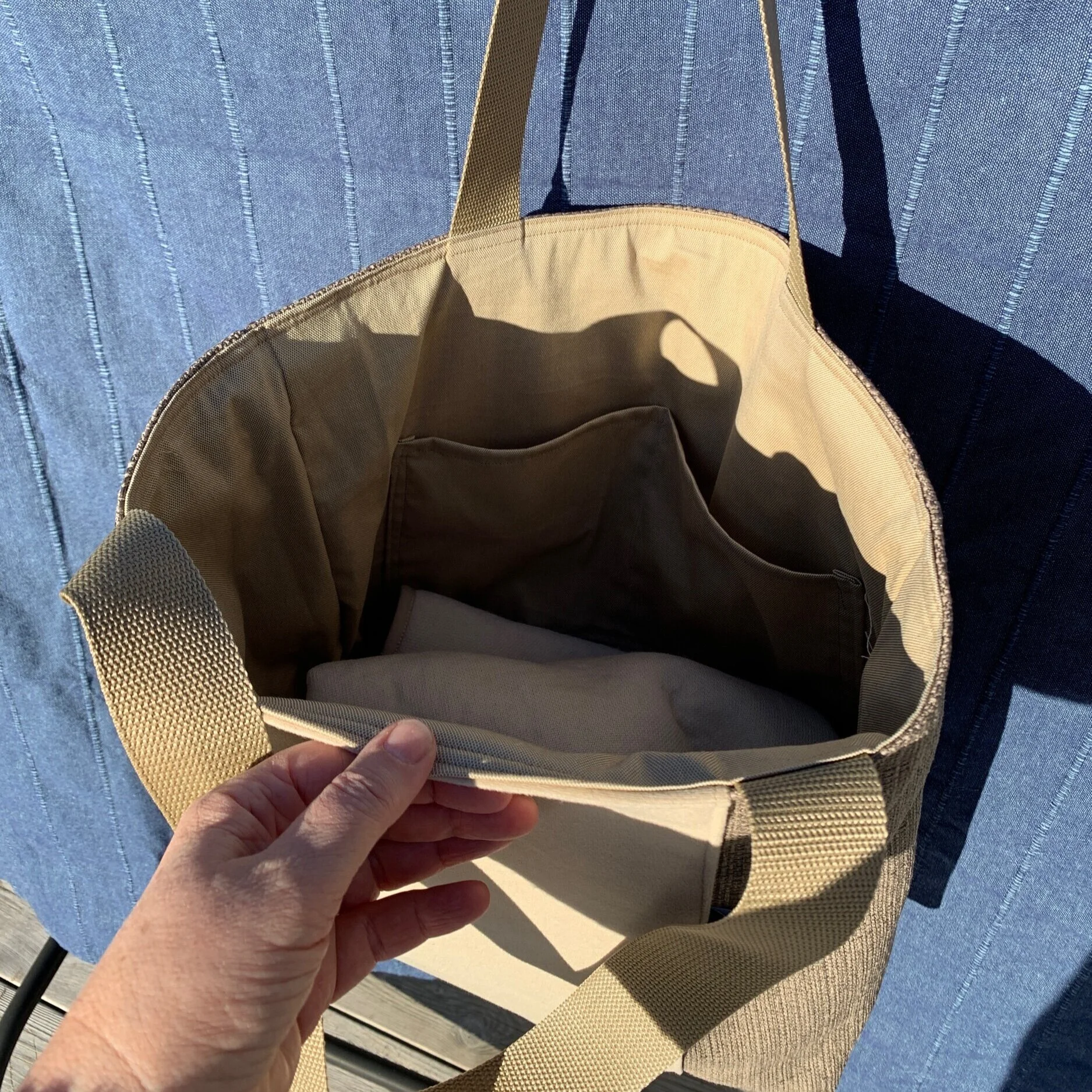 B0958470-6C41-4313-B286-B605658F4E78