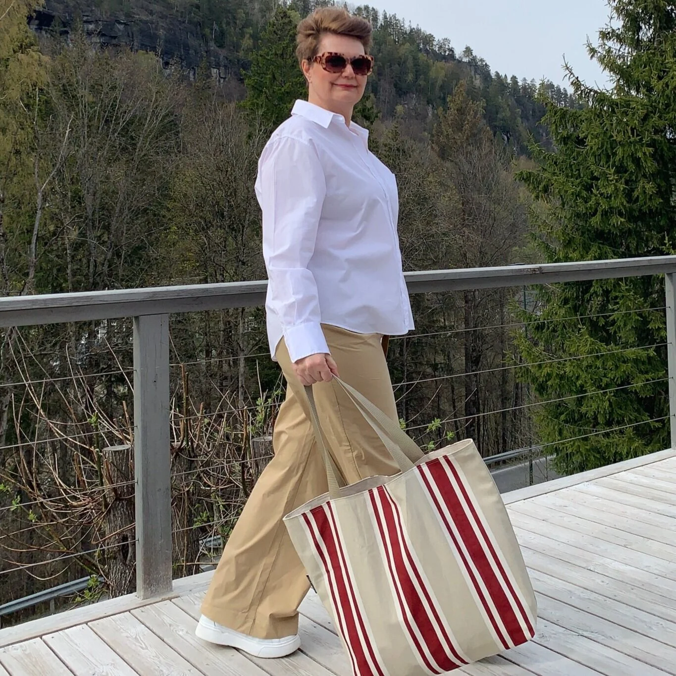 7DBA4687-6085-4D0E-B250-0EFD18FBDC5A