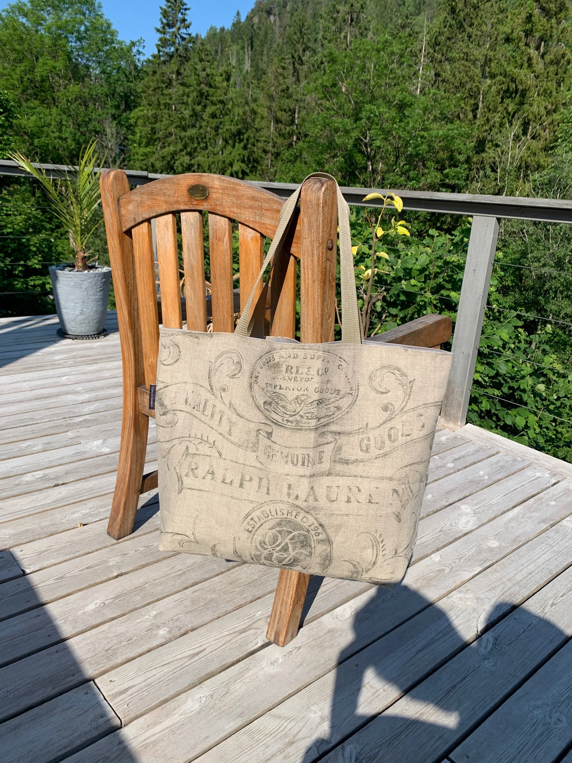 E6D21324-F961-412E-9DE9-BD7C5F462C97