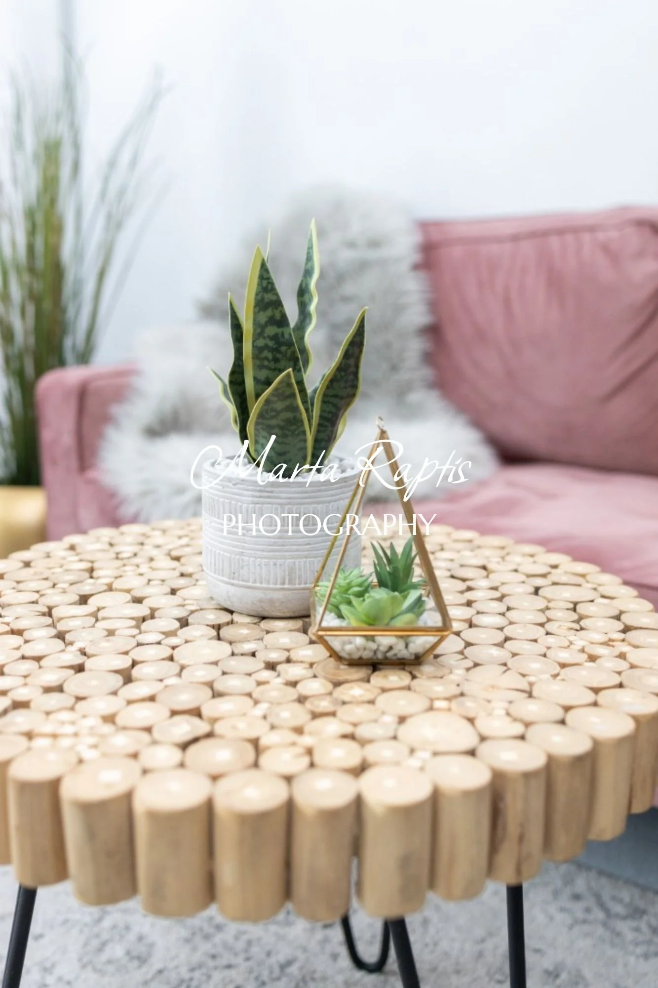 Calm, soft aesthetic stock photo for feminine personal brands and entrepreneurs