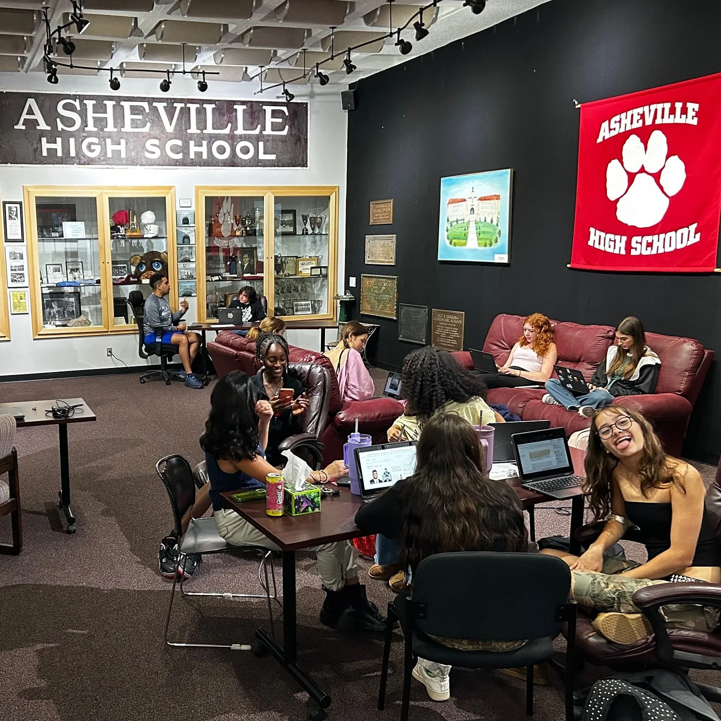 🎓 College application season is in full swing! Our seniors are hard at work submitting their early action applications. 👏 College Application Week kicks off Monday, Oct. 20&ndash;26, and NC seniors can apply to many NC colleges and universities for