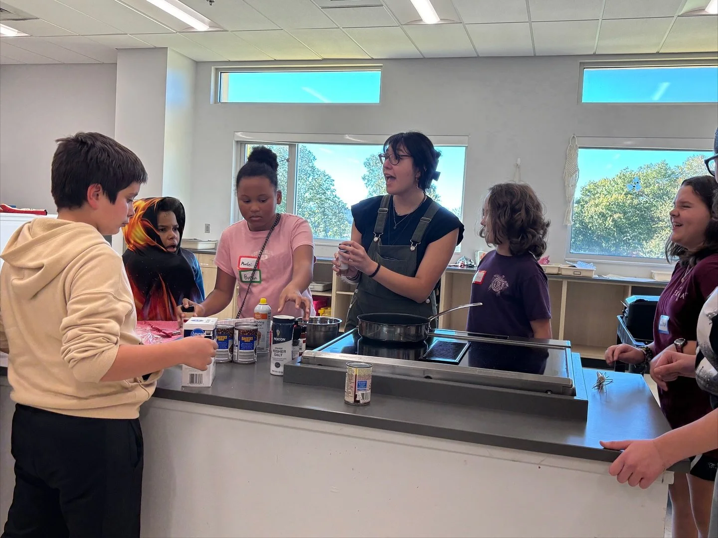 Big shoutout to our amazing Viv for jumping in to lead Cooking 101 when Ms. Tenesha couldn&rsquo;t be there! 👏 And thank you to our fabulous DREAM mentors, Walker and Nhu&rsquo;y, for the assist! ❤️ We love our team&rsquo;s curiosity, flexibility, a