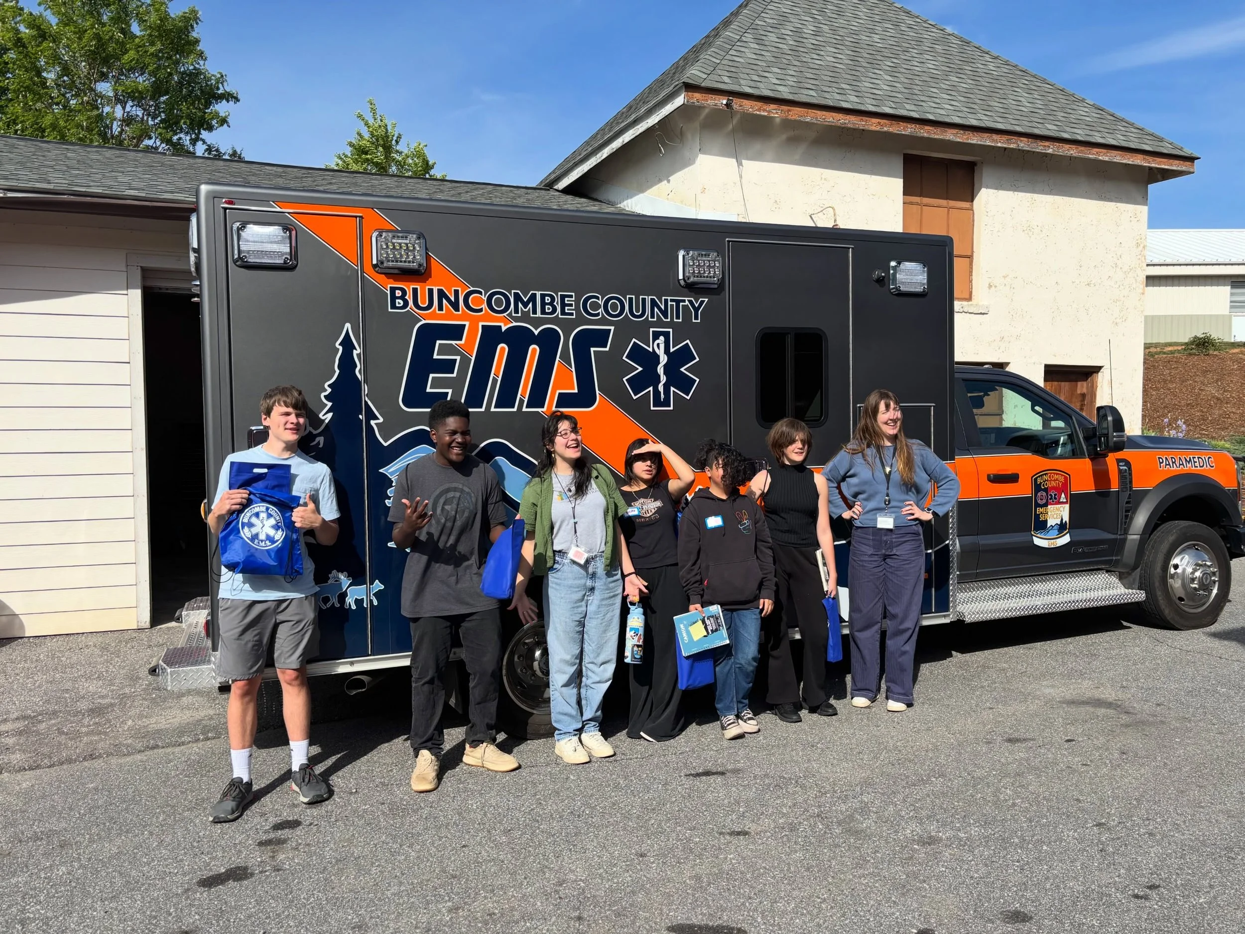 IRL students got a behind-the-scenes look at the work happening at Buncombe County EMS! 🚑

As part of our two-week Discovery Hub session, students are exploring career fields all across our city and learning directly from professionals, asking quest