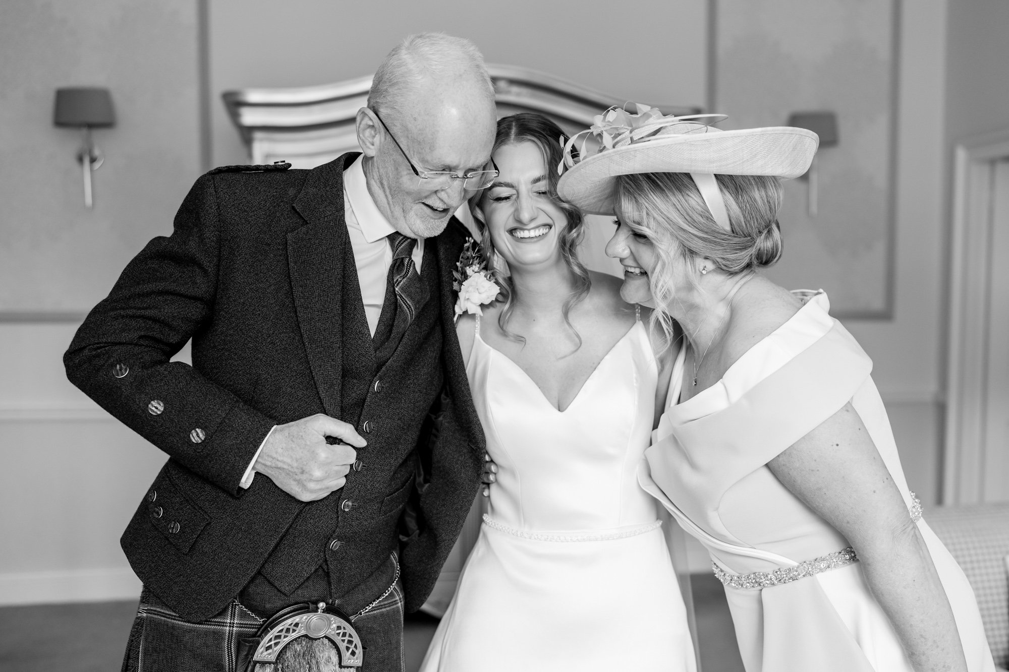Wedding Photographer Edinburgh-167.jpg