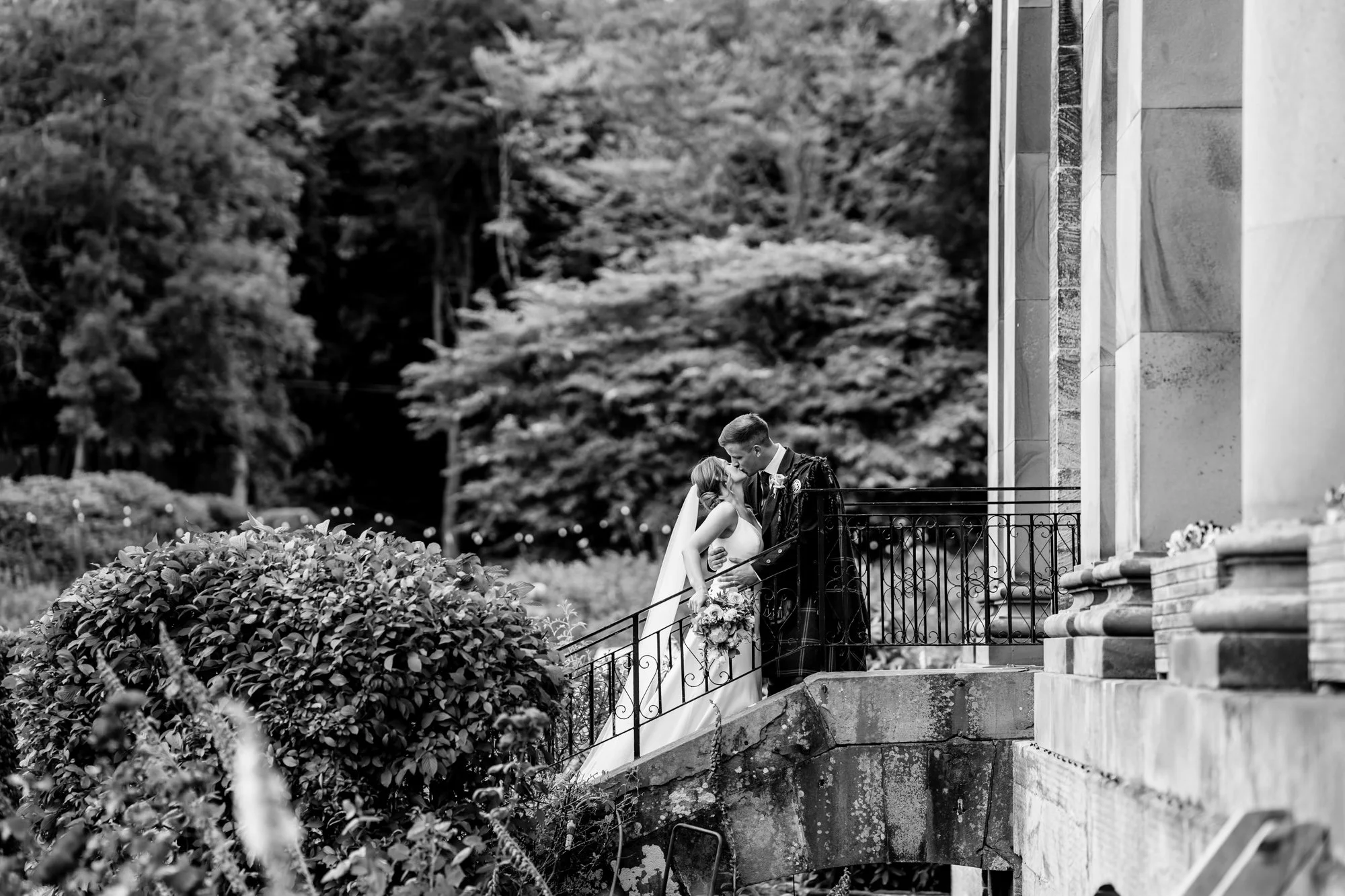 Wedding Photographer Edinburgh-173.jpg