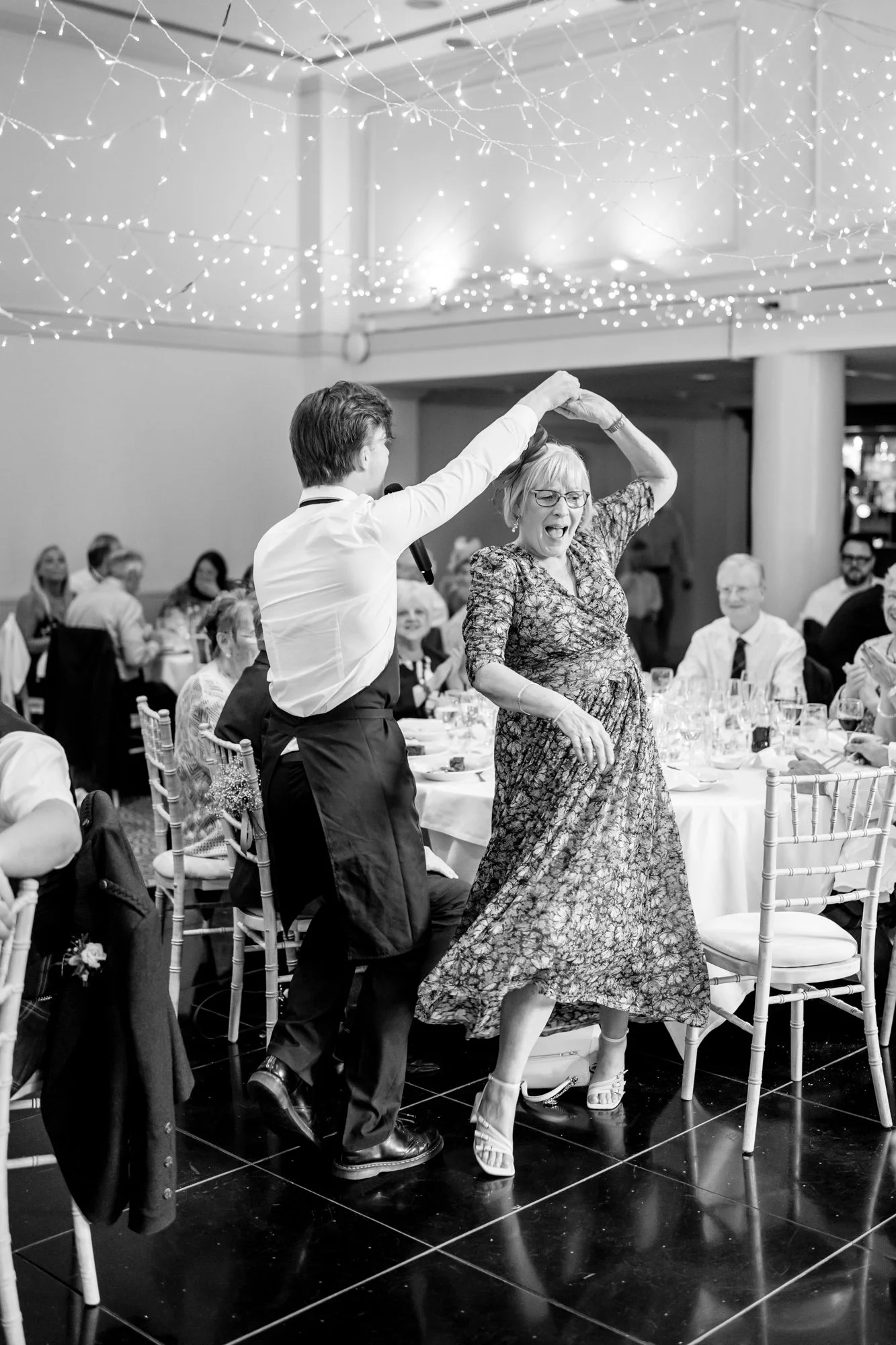 Wedding Photographer Edinburgh-176.jpg