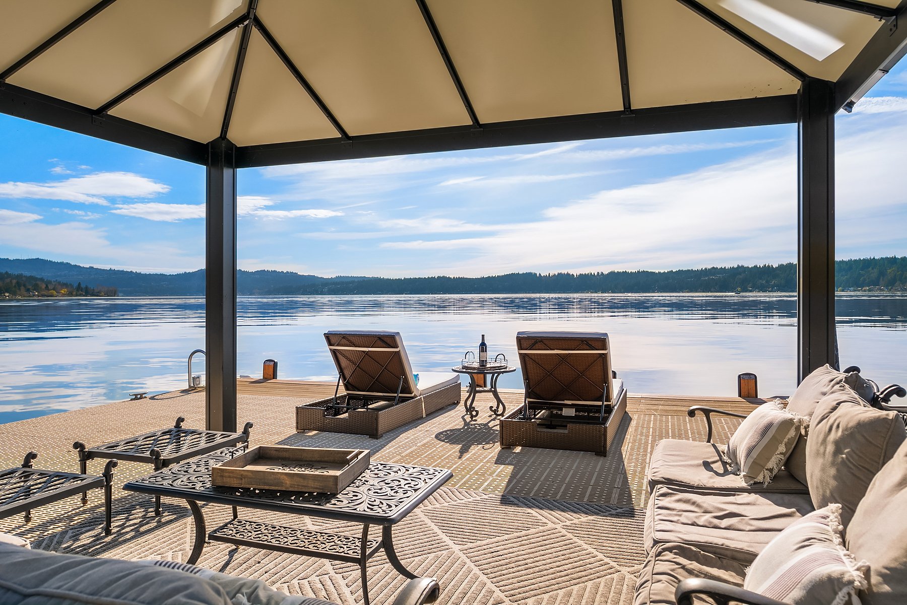 lake-sammamish-occupied-home-staging-dock.jpg