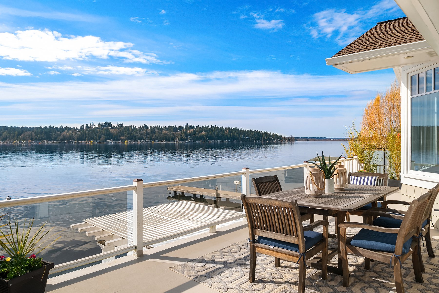 lake-sammamish-occupied-home-staging-outdoor.jpg