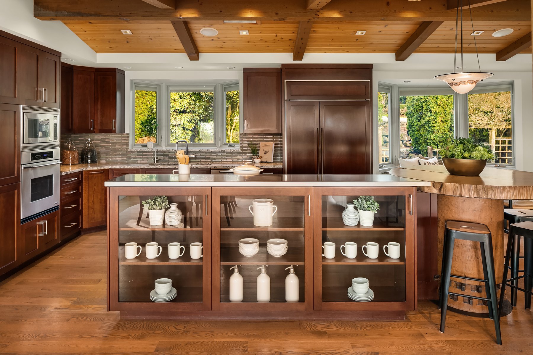 clyde-hill-bellevue-washington-home-staging-kitchen.jpg