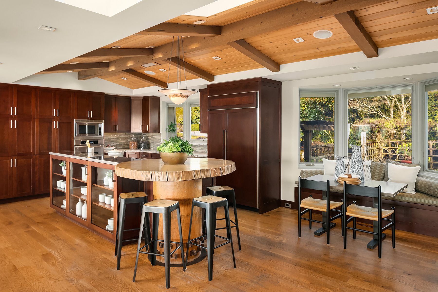 clyde-hill-bellevue-washington-home-staging-kitchen-wide-angle.jpg