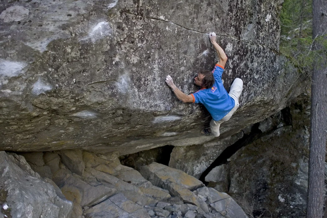 Bernd Zangerl on Tintenfischalarm 8a+ (V12). Photo: Beat Kammerlander