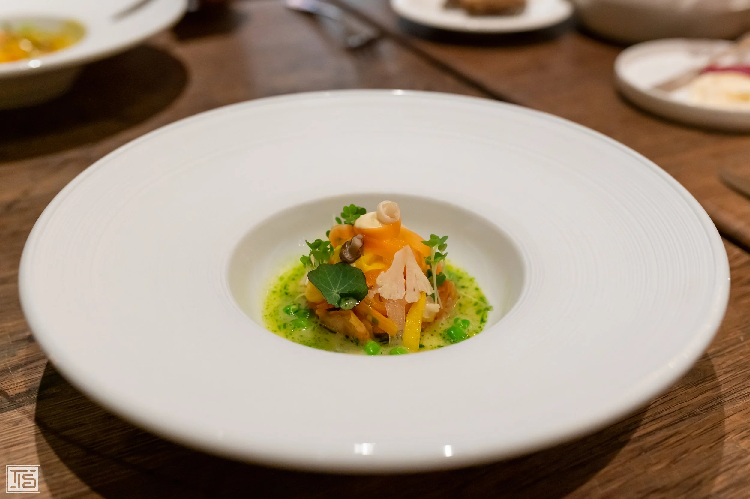 David Klocksins Signature Gericht Gemüse im Restaurant Woeschi in Zuerich