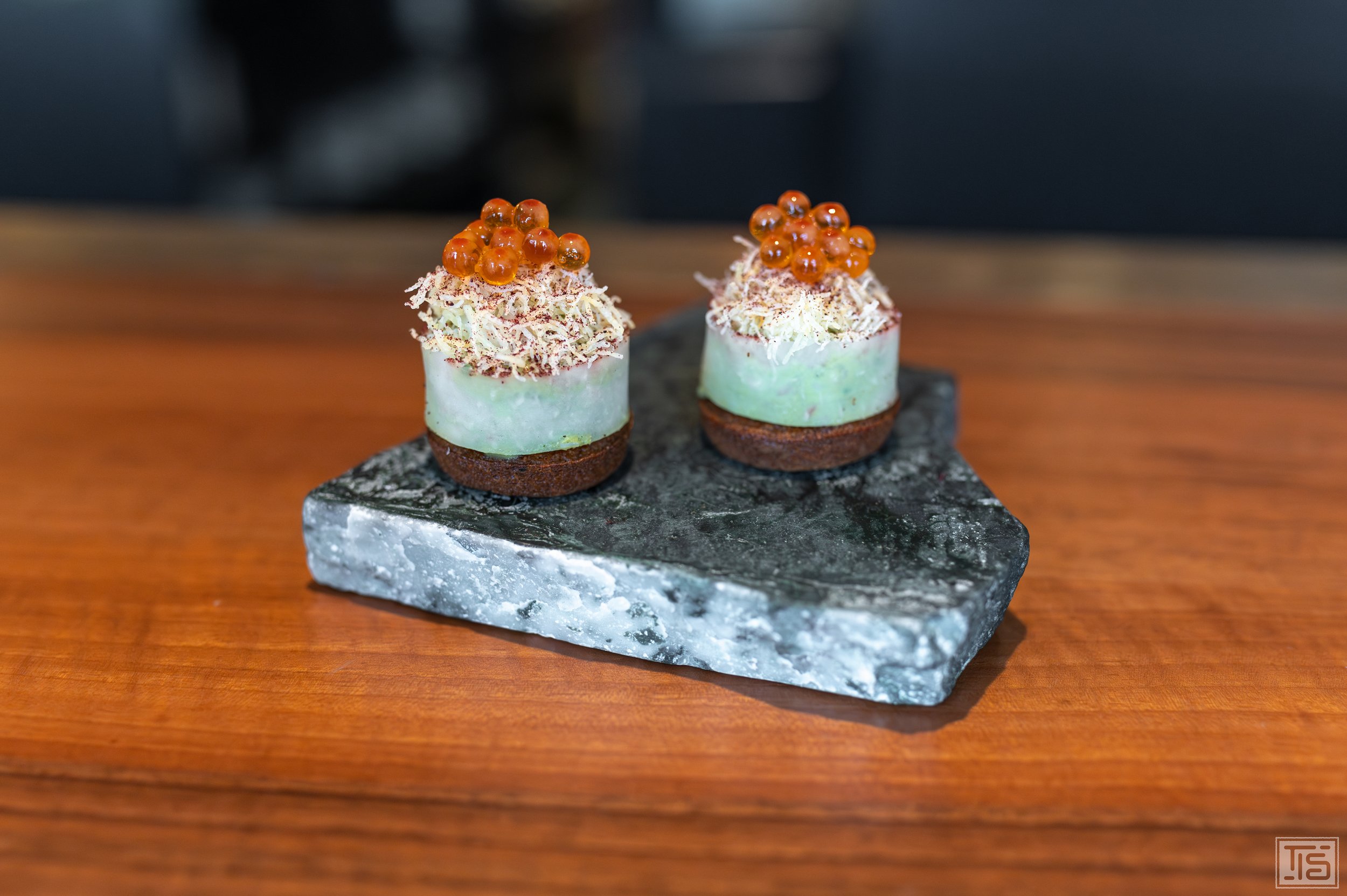 Hummer-Tartelette mit Kartoffel, Estragon und Ikura, The Counter Zürich