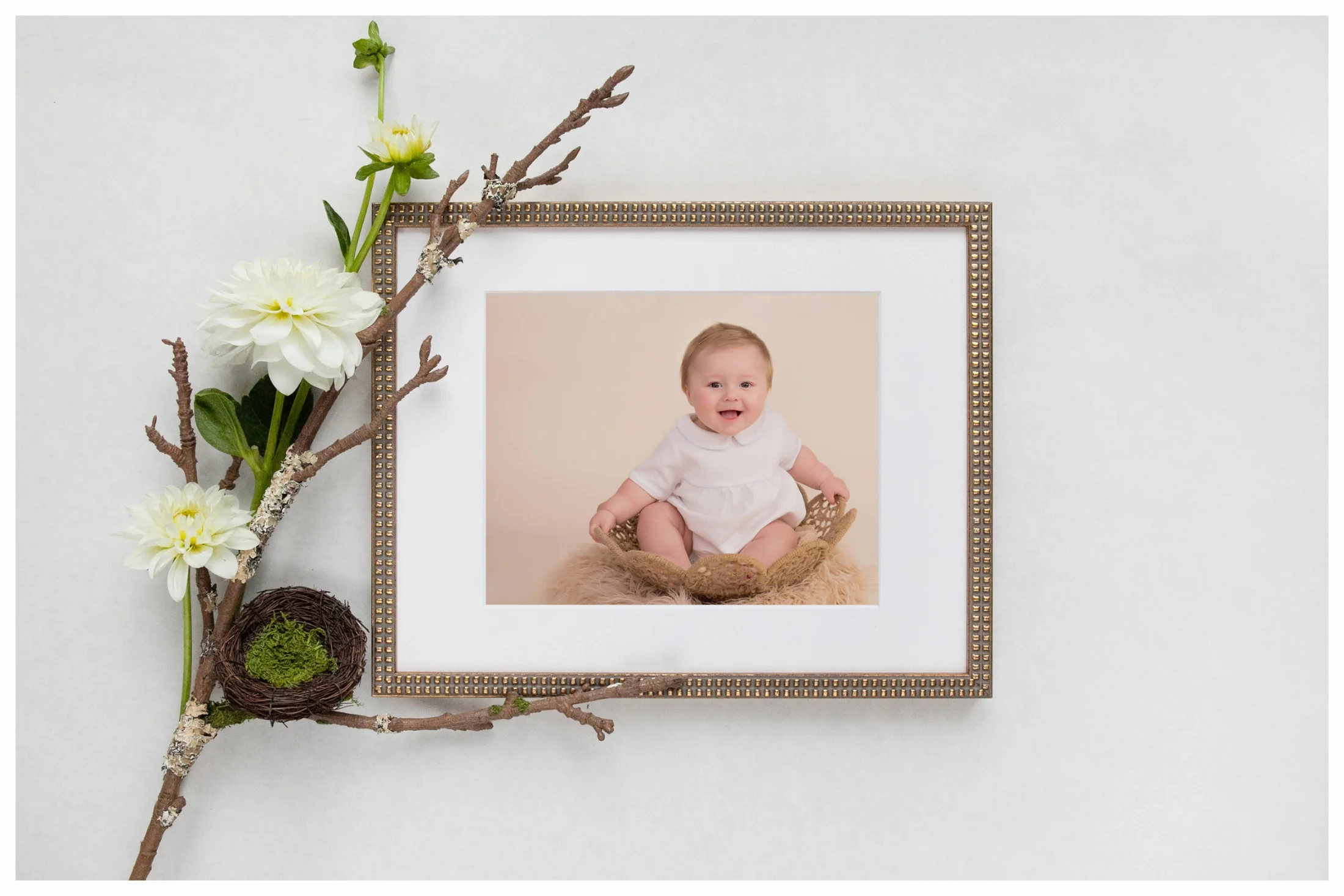 DESIGN_AGLOW_FRAME_MOCKUP with eli.jpg