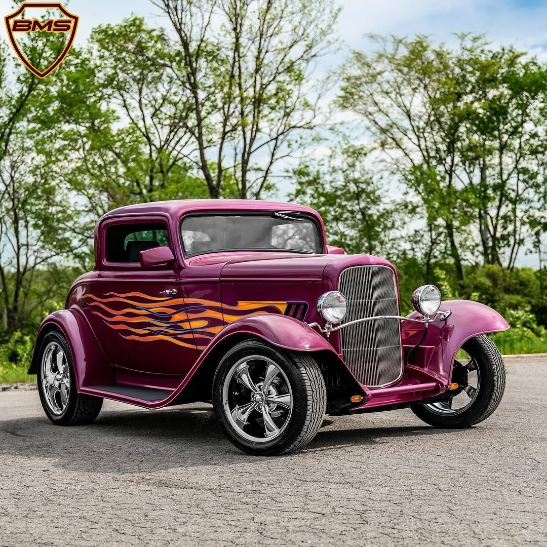 This rig is definitely a showstopper! The sleek design and impeccable detailing make it a true head-turner on the road. #repost @briansmotorsports

#ridlerwheels #ridler #wheels #classiccars #vintagecars #wheelupgrade #wheelsforsale #wheelsonfleek