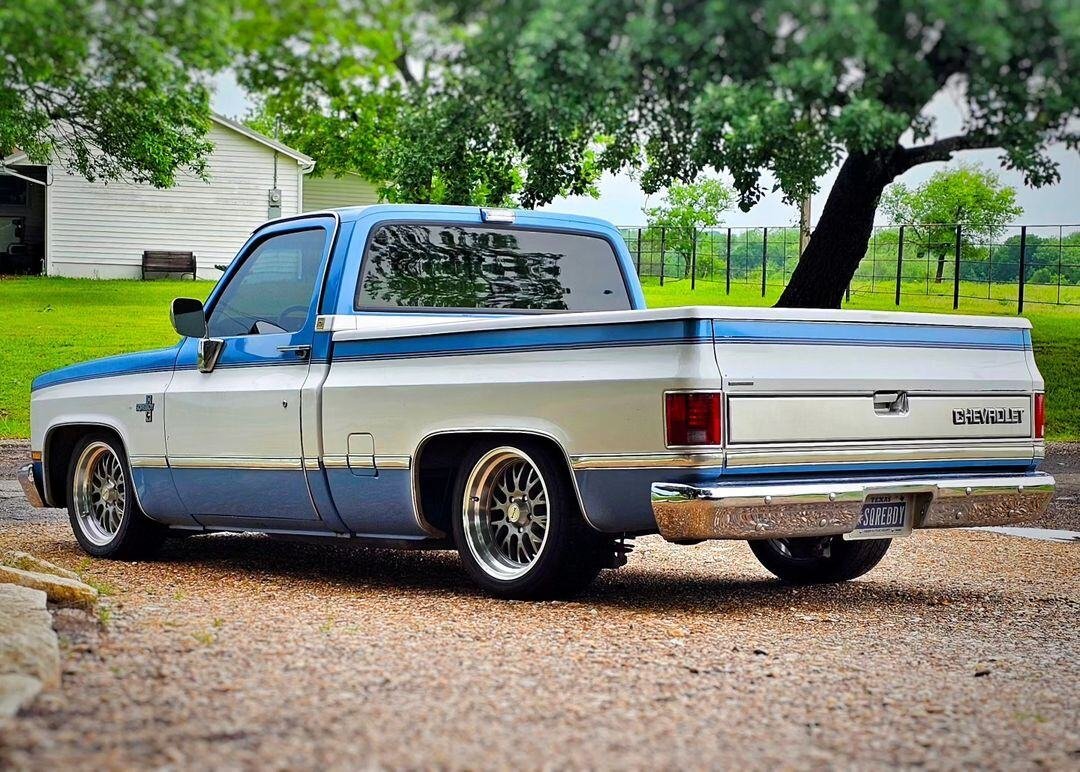Check out this classic beauty! An oldie but goodie that never goes out of style. #repost @sqrebdy showcasing these #ridlerwheels for all the vintage truck lovers out there. Upgrade your wheels and step up your truck game today!

#ridler #wheels #clas