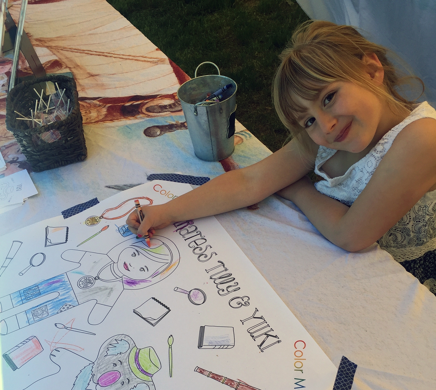 Vivi Lorayne visiting her mom, Elizabeth Lorayne at her booth