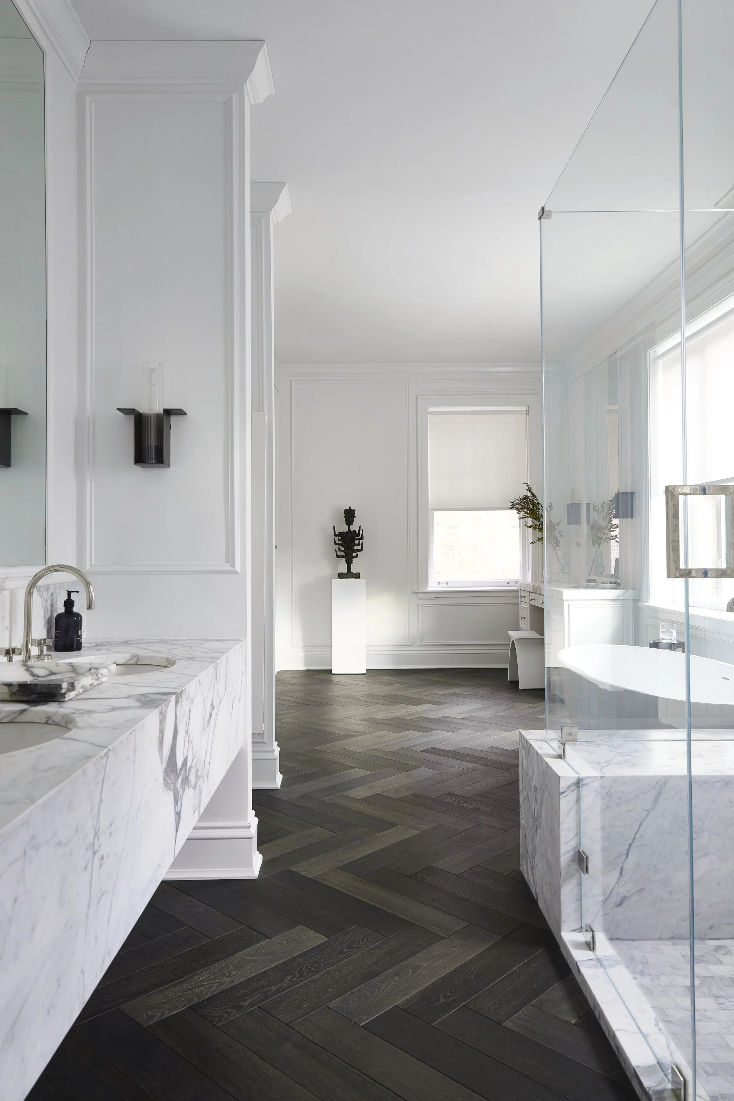 Vintage Allure — Leo Designs