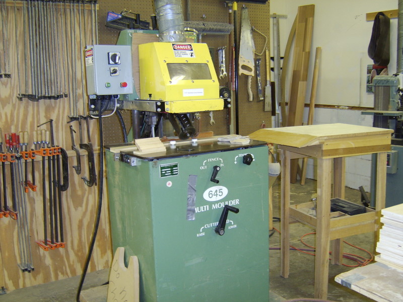 US CONCEPTS CURVED SHAPER For any curved moldings, including large crown moldings and handrail, this equipment will mill custom or our catalog profiles in a radius or serpentine shape.