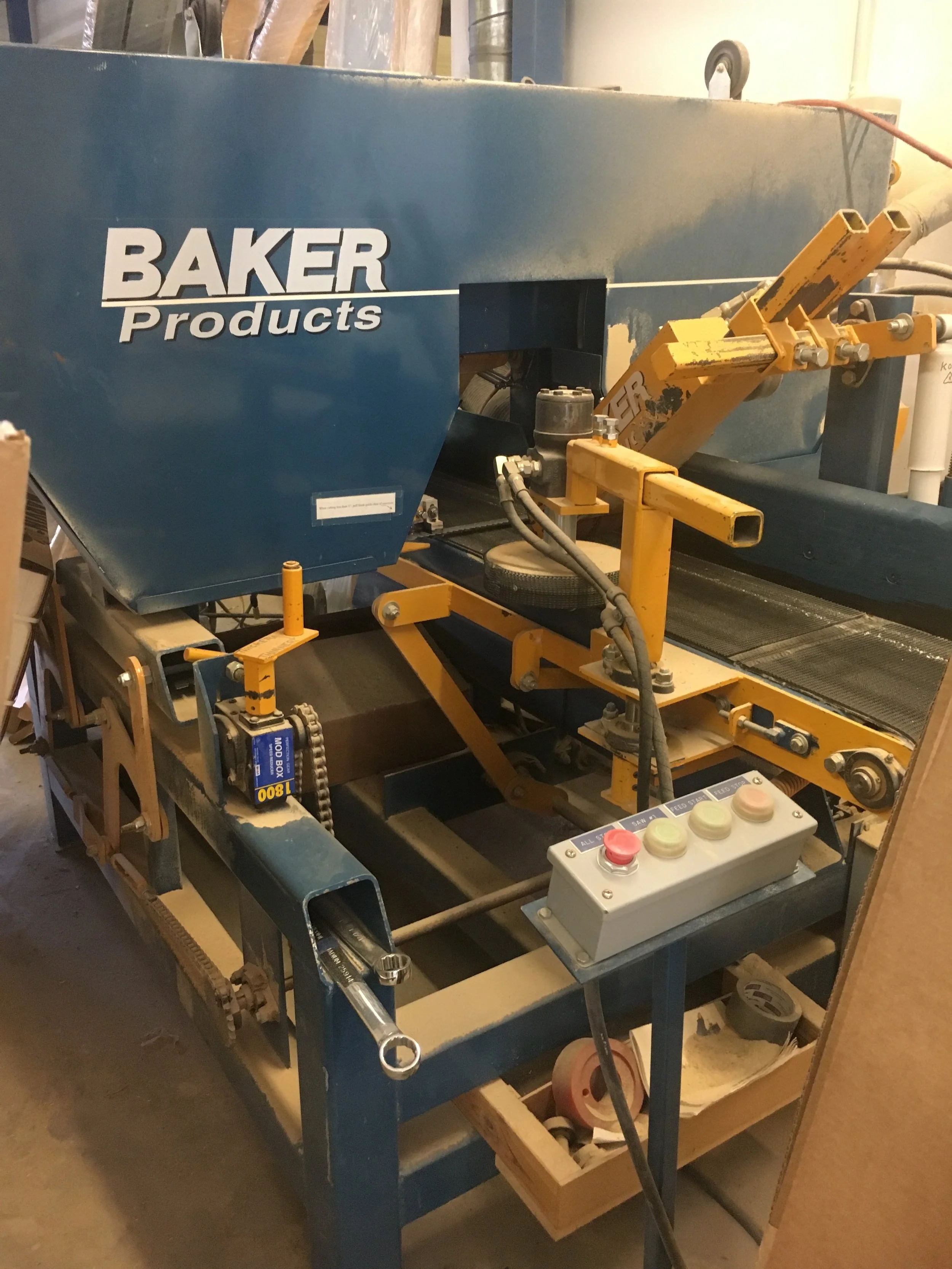 BAKER RESAWThe resaw can produce veneers or create a roughsawn surface for exterior cedar and fir products.