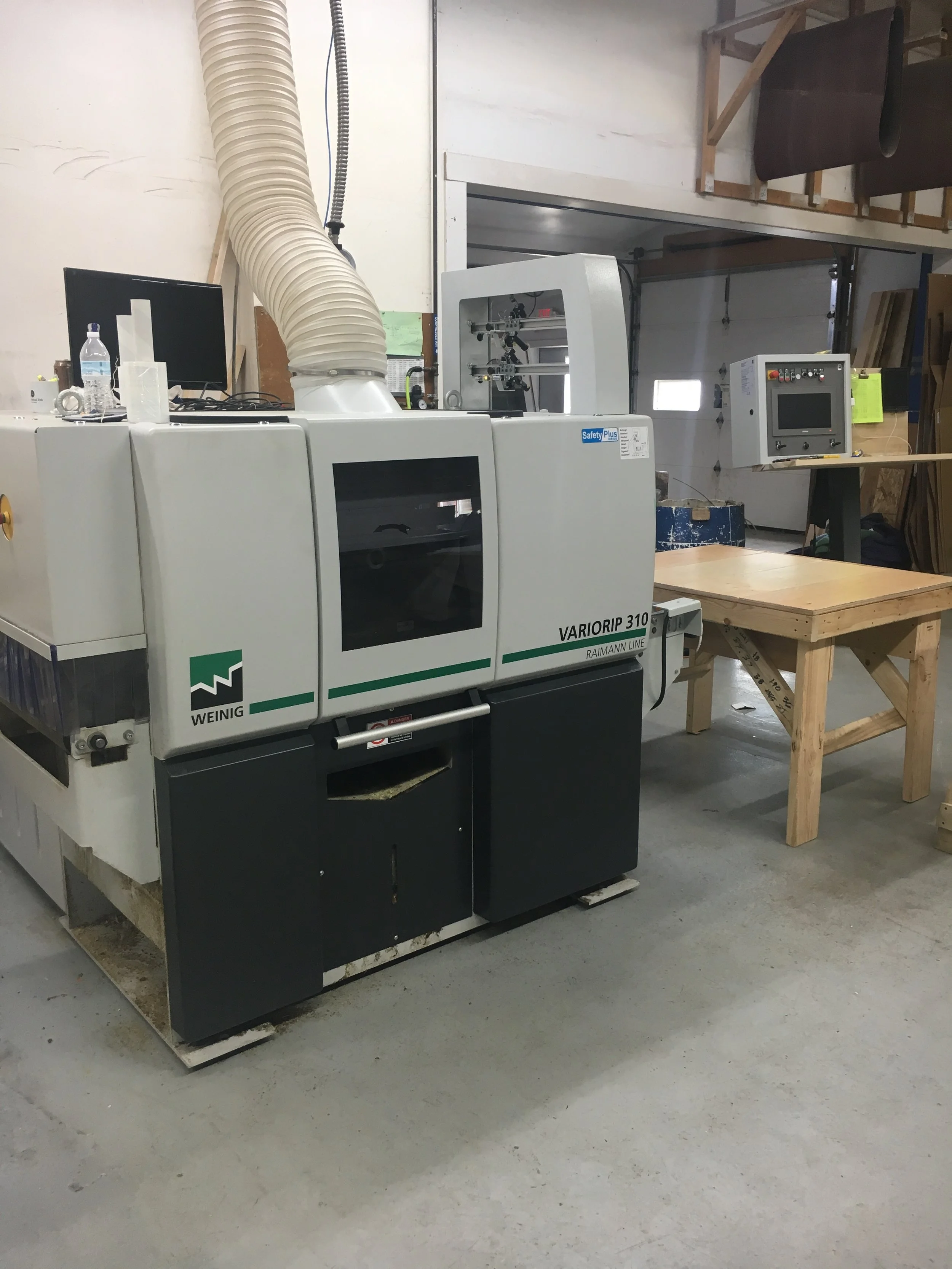 RAIMANN VARIORIPUp to four saw blades with automatic rip/width selection.