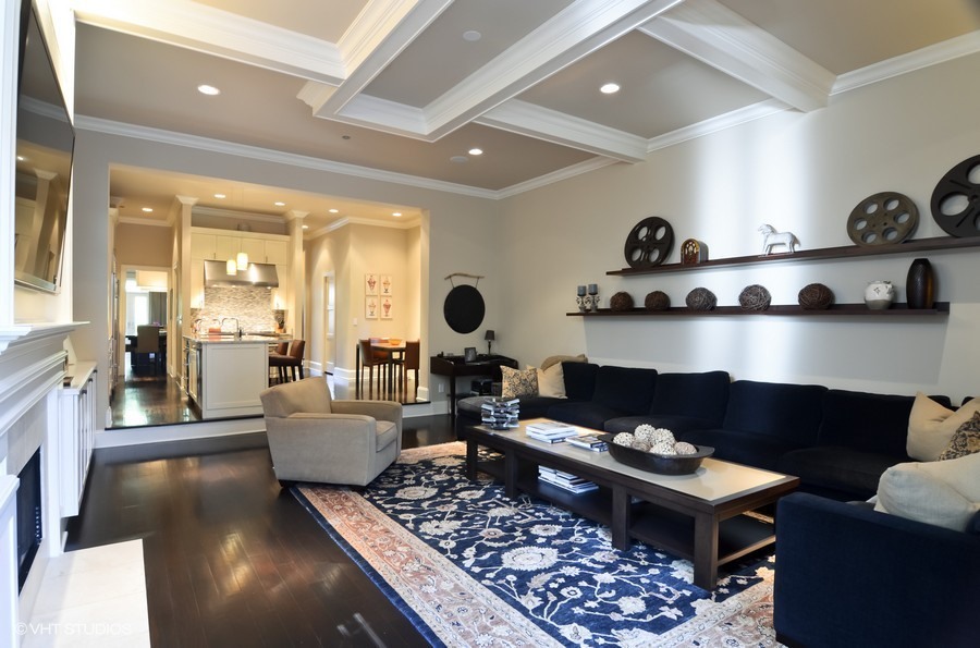 09_2027NorthMagnoliaAve_3_FamilyRoom_LowRes.jpg