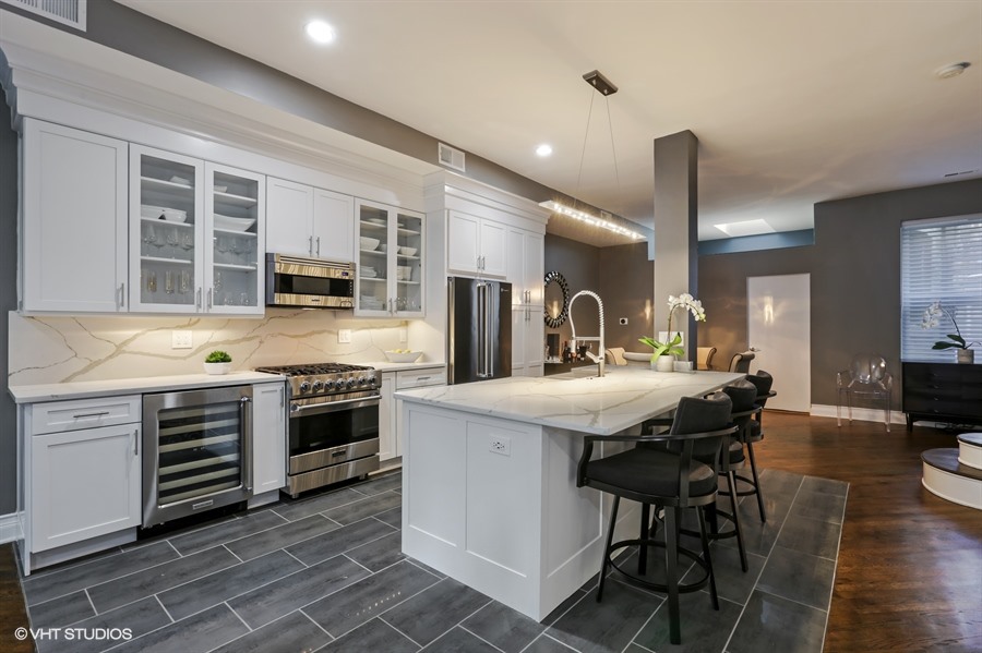 04_76EastElmSt_4_5_Kitchen_LowRes.jpg