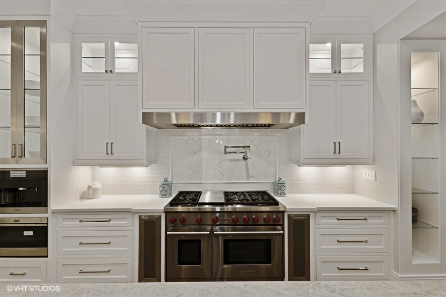 07_2116NorthMagnoliaAve_177001_Kitchen_LowRes.jpg