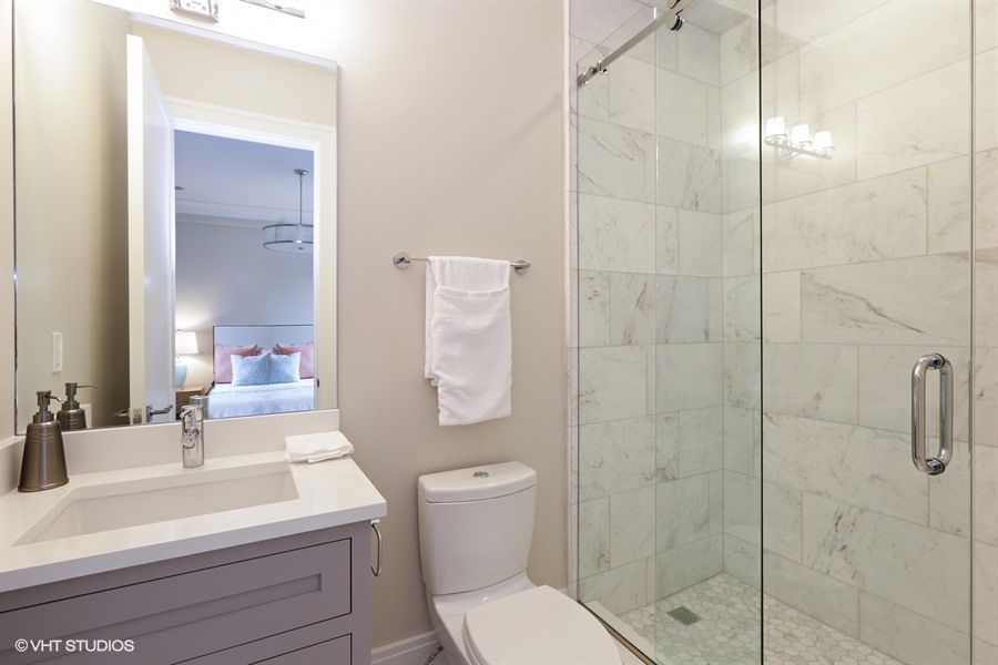 26_2116NorthMagnoliaAve_8_Bathroom_LowRes.jpg