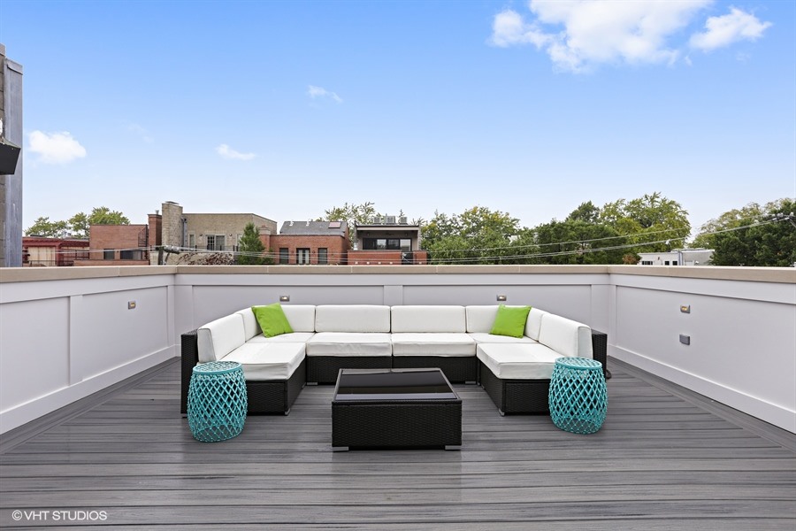 33_2116NorthMagnoliaAve_66_Deck_LowRes.jpg