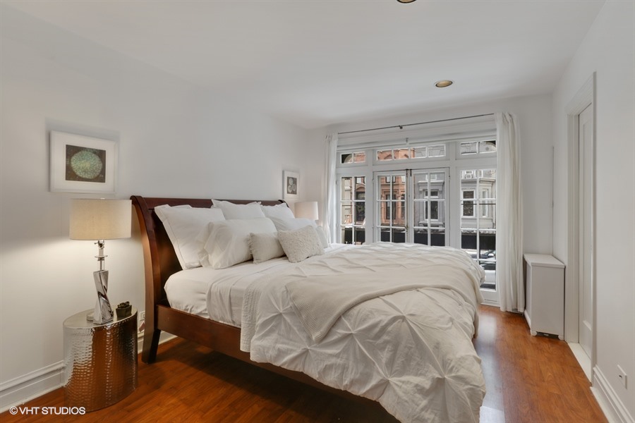 10_40WestSchillerSt_14_MasterBedroom_LowRes.jpg