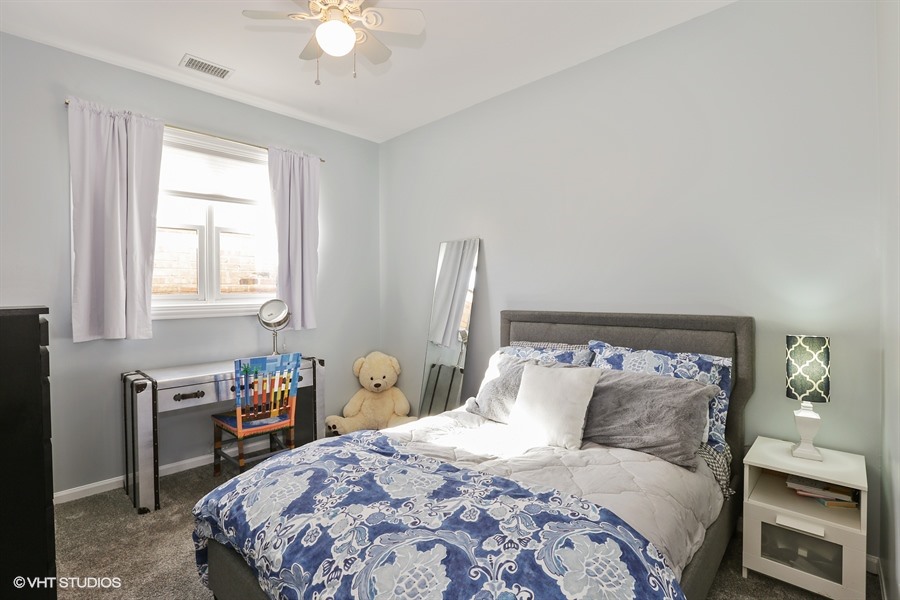 12_1947NorthHudsonAve_B_18_Bedroom_LowRes.jpg