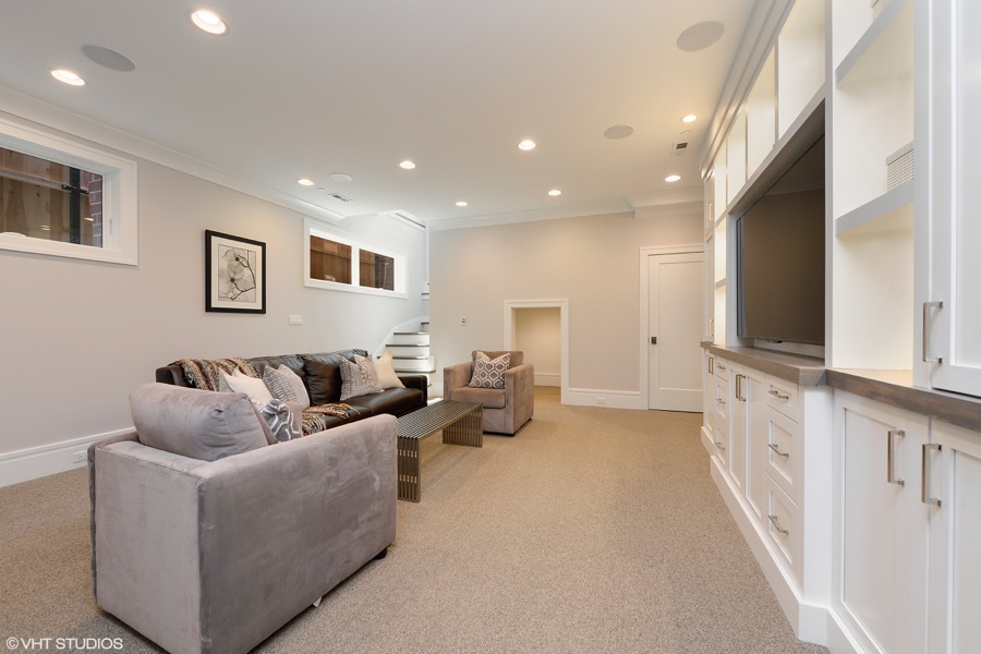 19_2138NSeminaryAve_163001_LowerLevel_HiRes.jpg