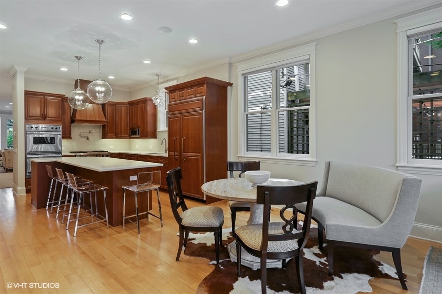 08_1532WestWolframSt_92_Kitchen_LowRes.jpg