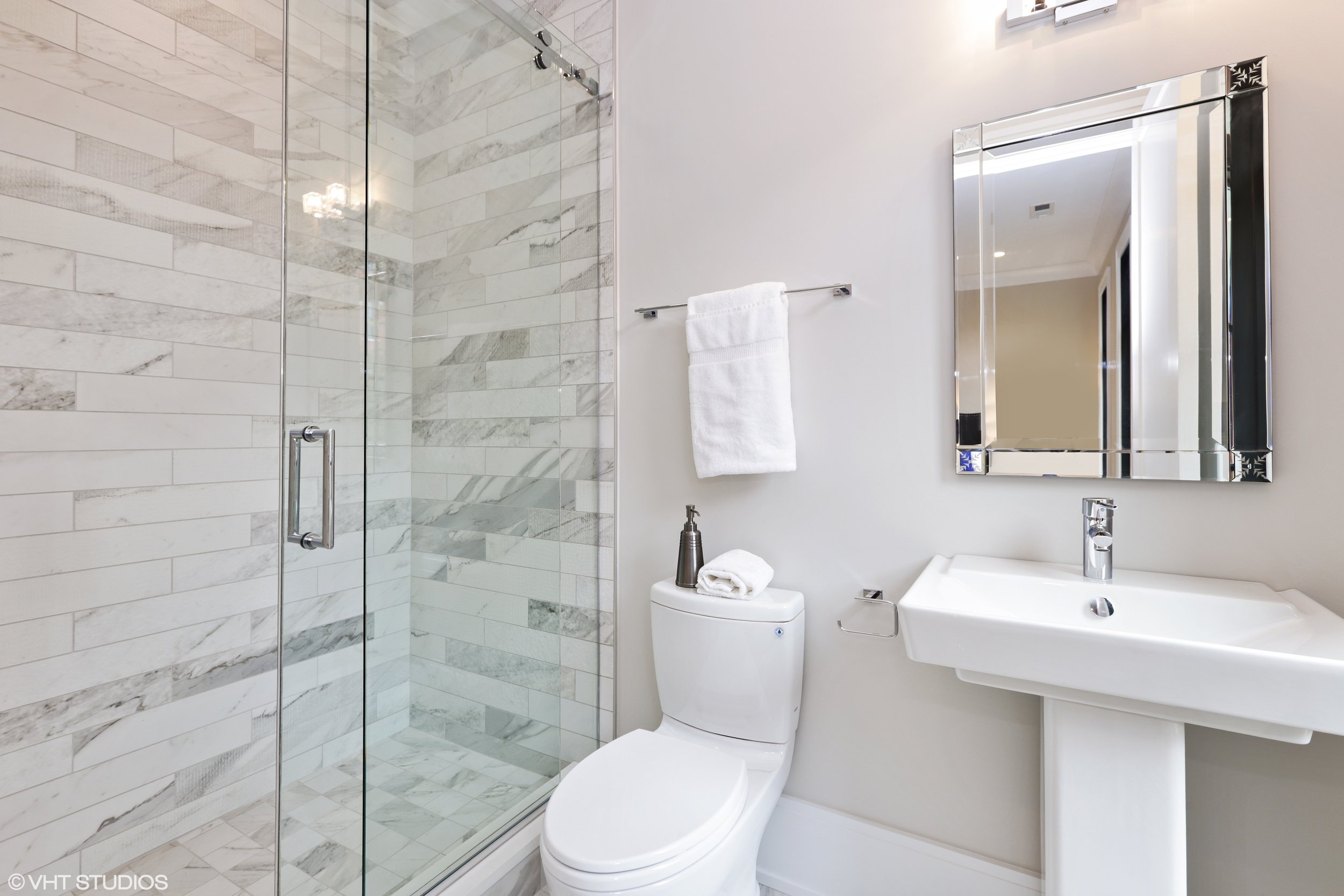 29_2116NorthMagnoliaAve_11_4thBathroom_HiRes.jpg