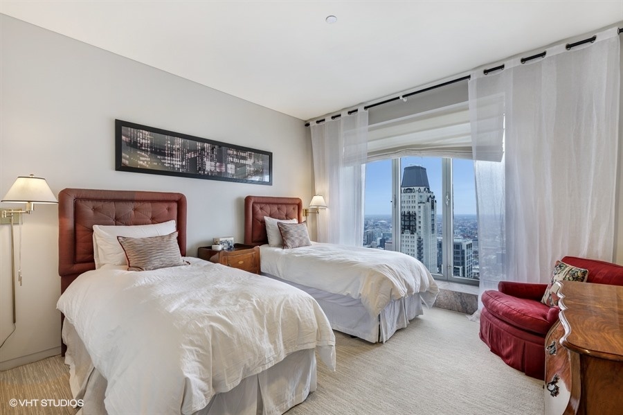 19_950NMichiganAvenue_Unit515203_153_2ndBedroom_LowRes.jpg