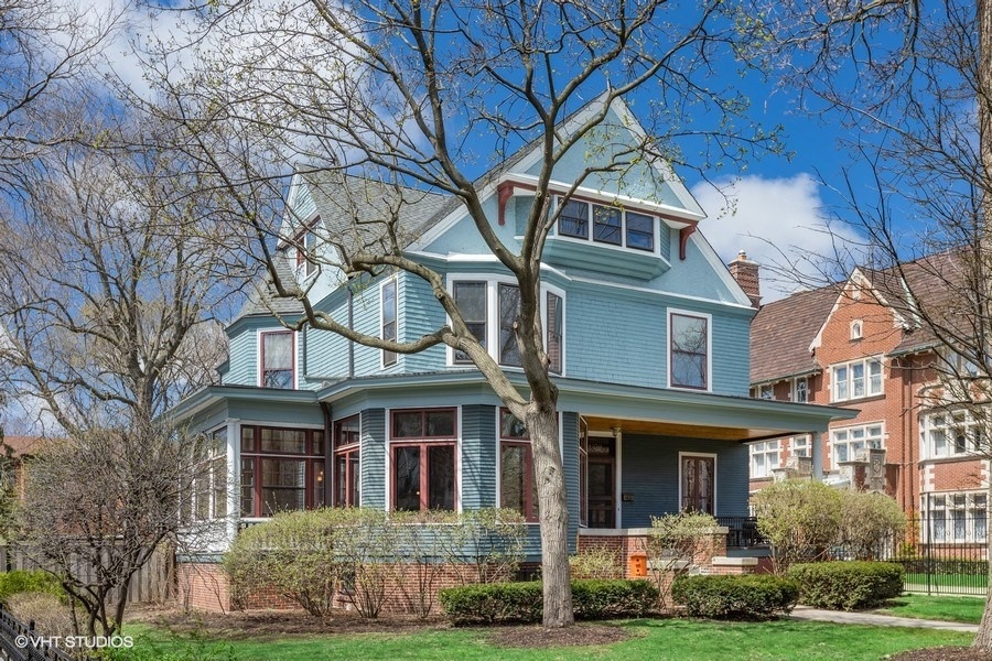 01_4950SWOODLAWNAvenue_572_FrontView_LowRes.jpg