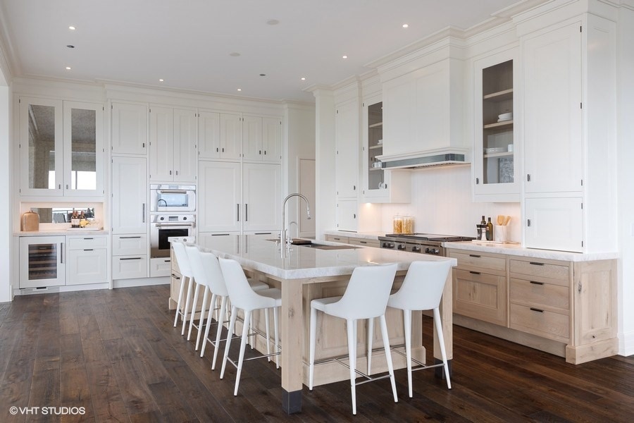 09_9WWaltonStreet_Unit2902_177001_Kitchen_LowRes.jpg