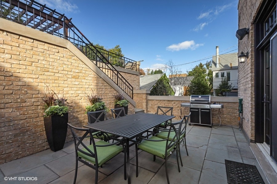 62_2030NDaytonStreet_66_Patio_LowRes.jpg