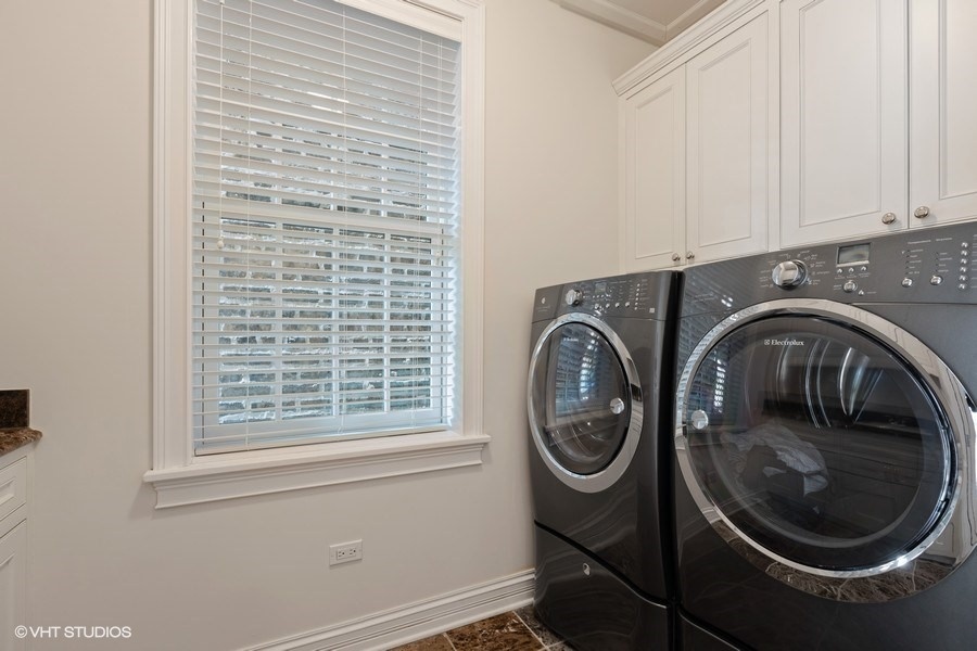 69_2030NDaytonStreet_350_LaundryRoom_LowRes.jpg