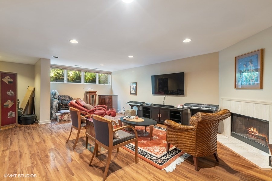 17_1938NorthMaudAve_176_LowerLevel_LowRes.jpg