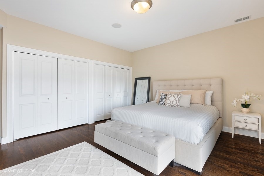 09_409WestNorthAve_4E_178_MasterBedroom_LowRes.jpg