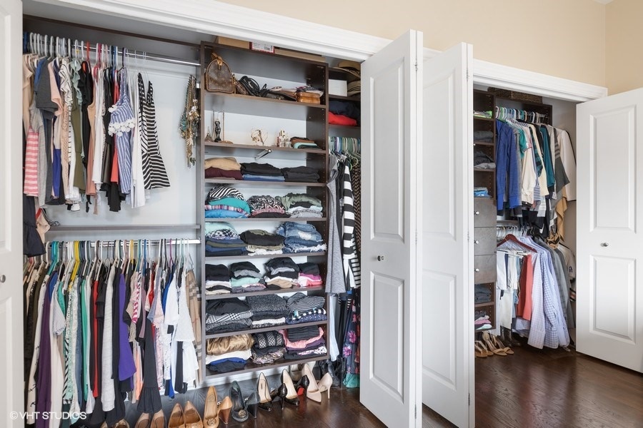 10_409WestNorthAve_4E_45_MasterBedroomCloset_LowRes.jpg