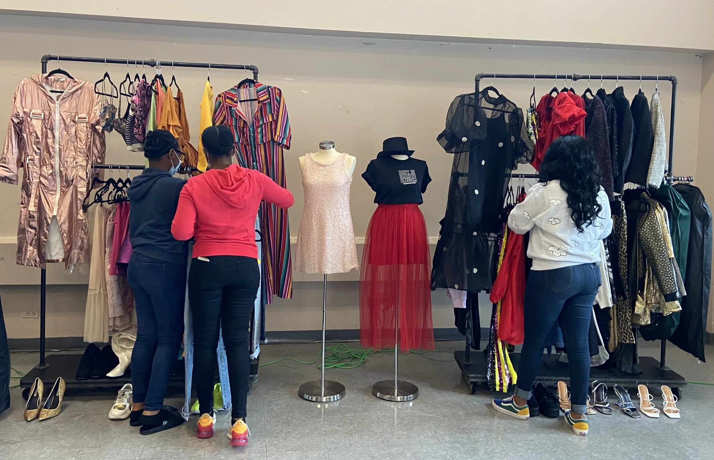 Pic It Fashion Closet.JPG