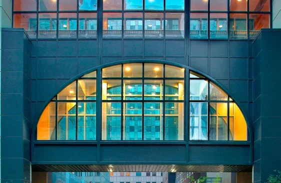 nycbk-courtyard-0041_Classic-Hor.webp