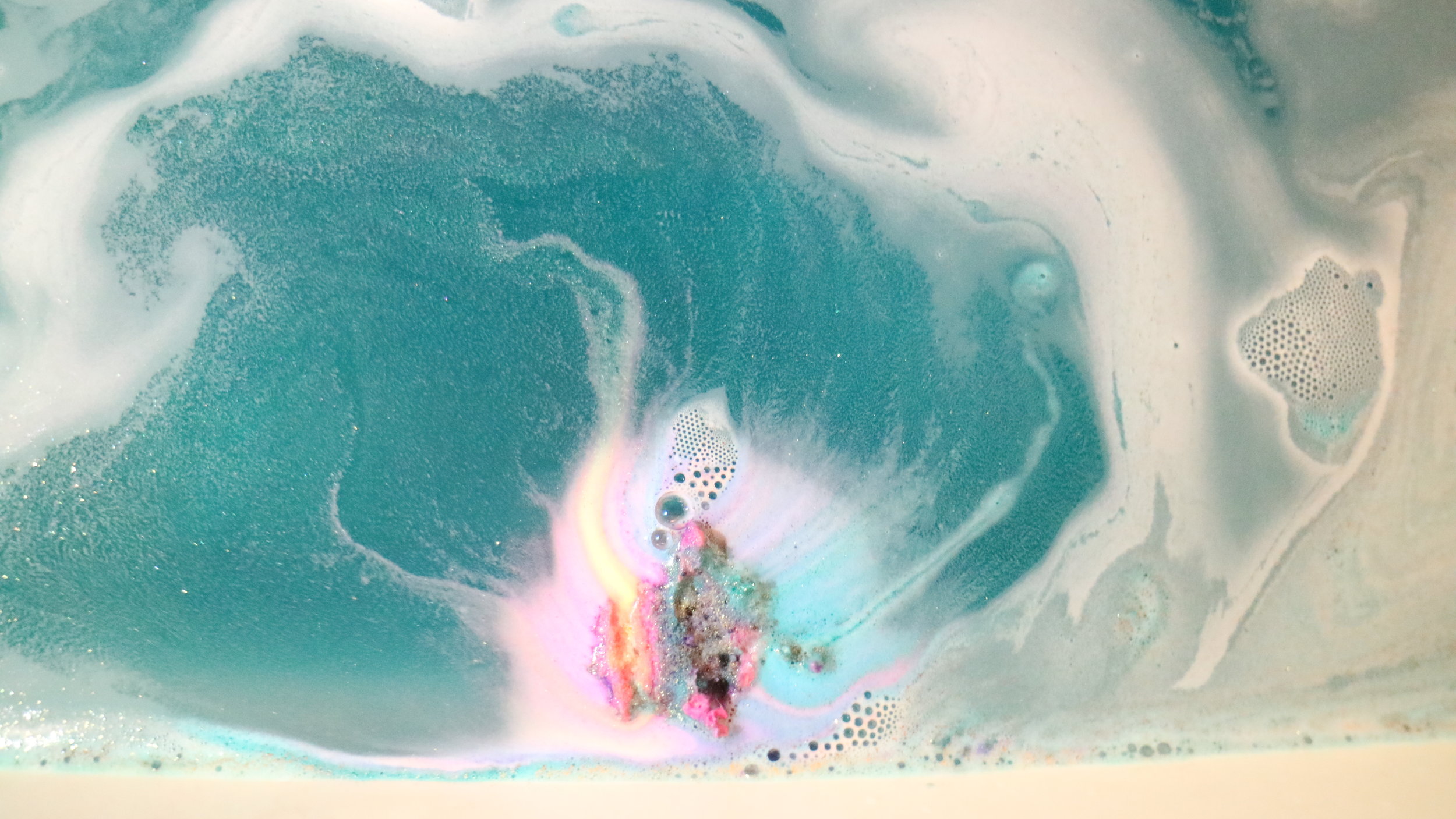 Lush Intergalactic Bath Bomb Demo