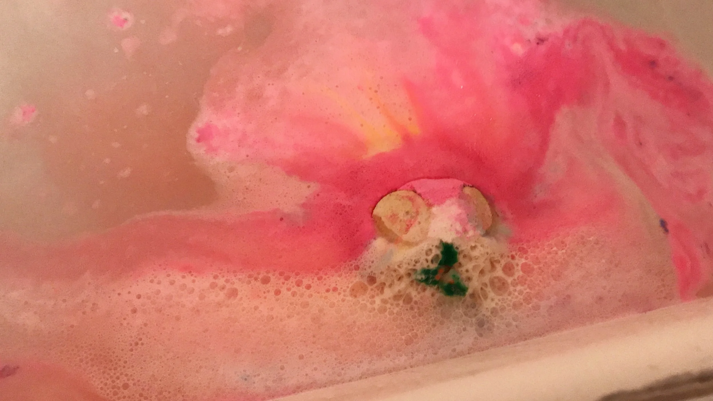 Lush Luxury Lush Pod Bath Bomb Demo