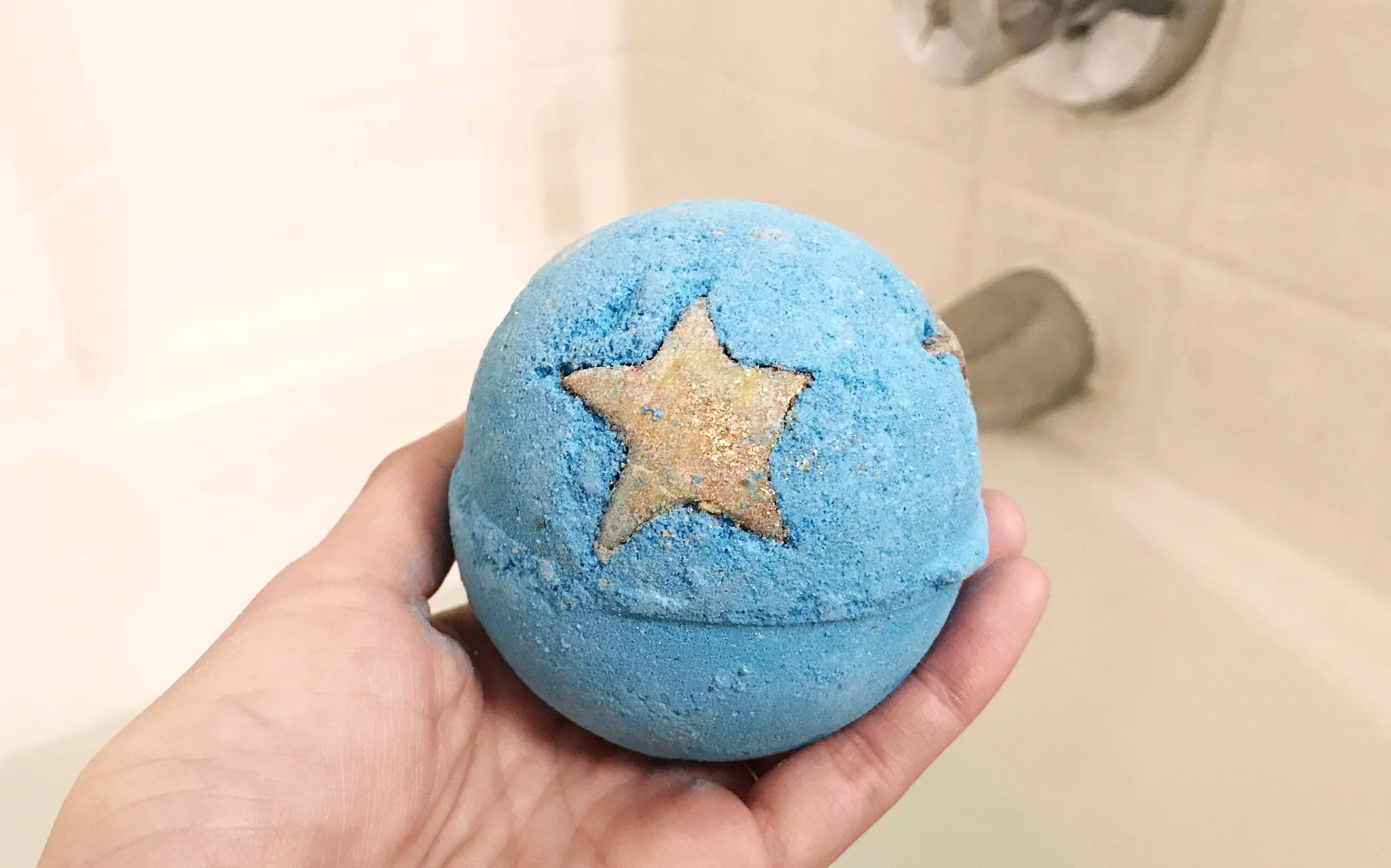 Lush Shoot for the Stars Bath Bomb Demo
